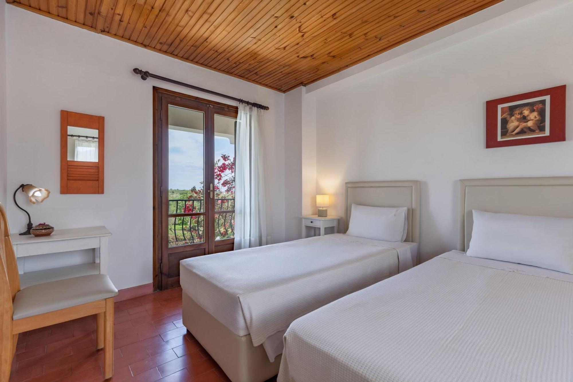 Villa Lola - 3 Bedrooms & Private Pool Lithakia  Extérieur photo