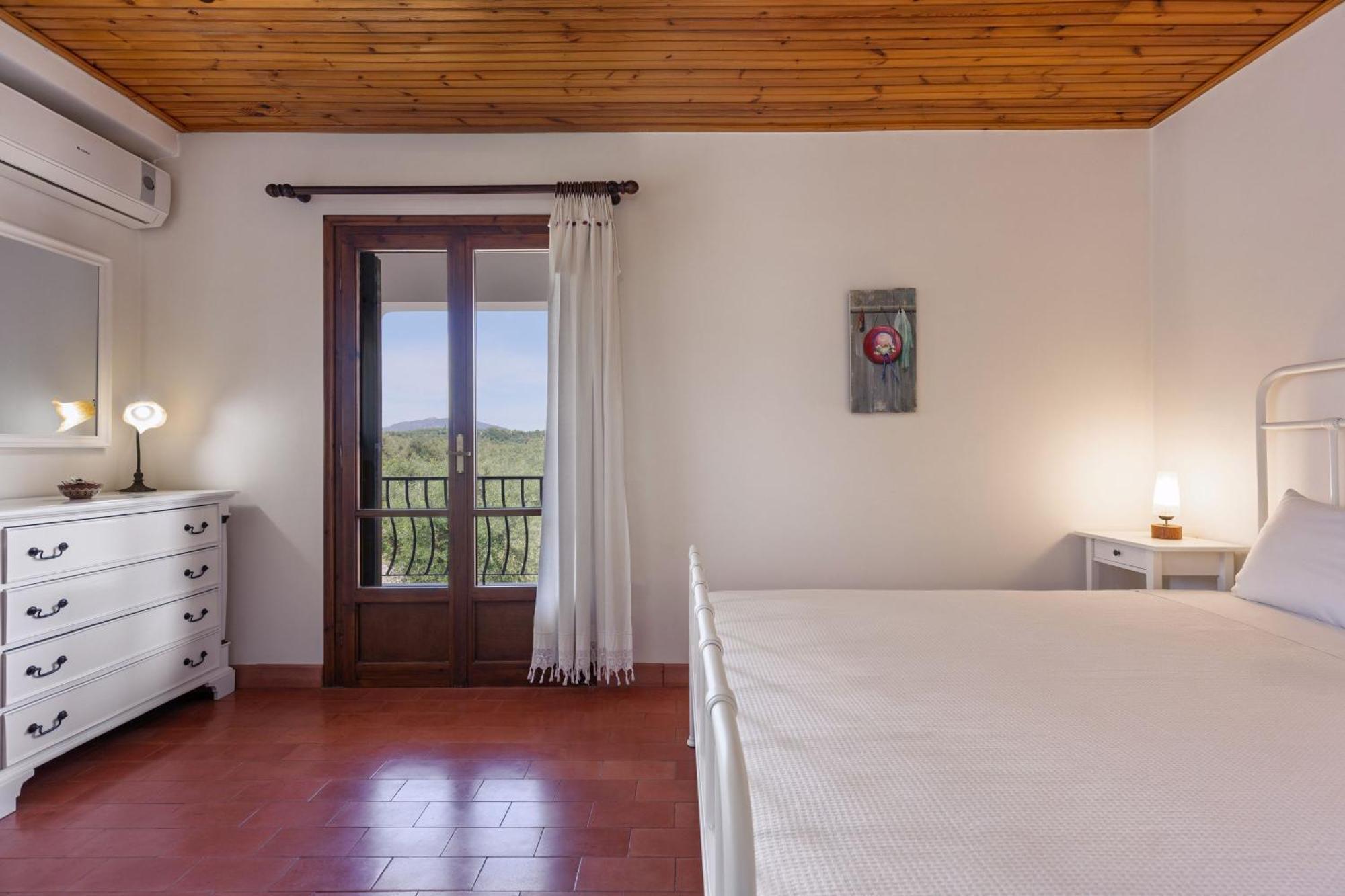 Villa Lola - 3 Bedrooms & Private Pool Lithakia  Extérieur photo