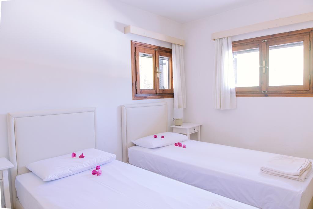 Villa Lola - 3 Bedrooms & Private Pool Lithakia  Extérieur photo