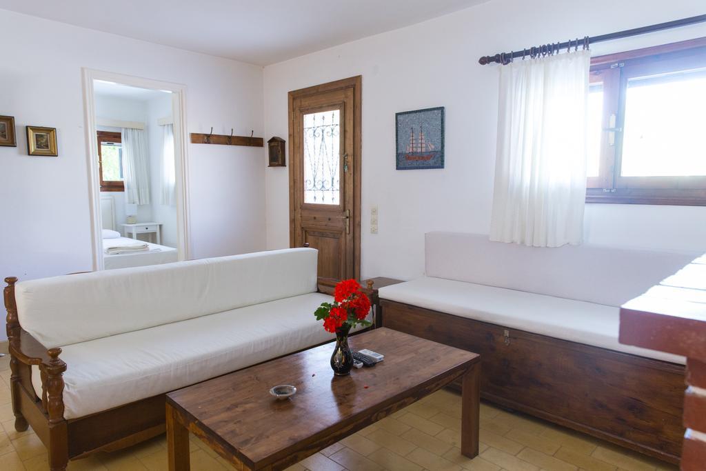Villa Lola - 3 Bedrooms & Private Pool Lithakia  Extérieur photo